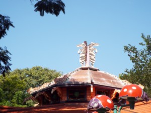 A poorly centered photo of some of the cute rooftop decorations they had in the Animal Kingdom.