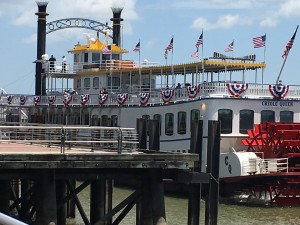 Mississippi riverboat - we shall one day ride, when we have guests in town to help wrangle children!